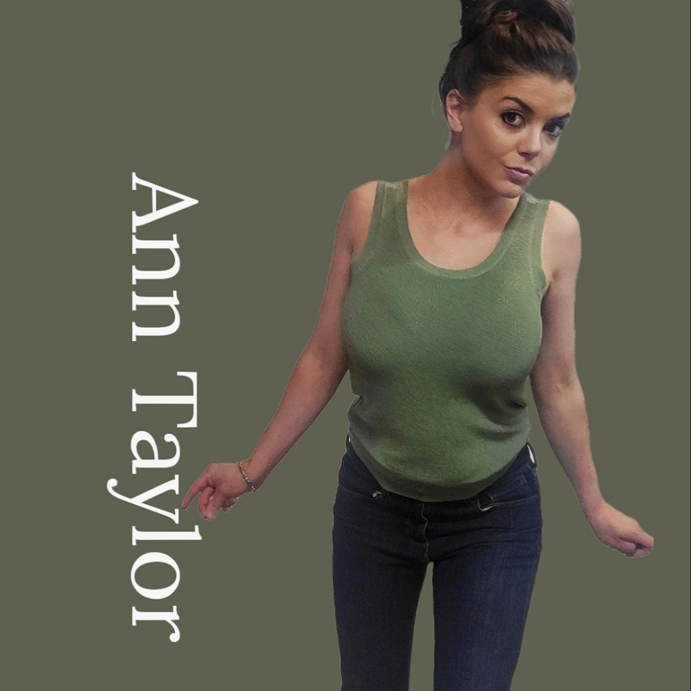 Ann Taylor knitted Green tank size small